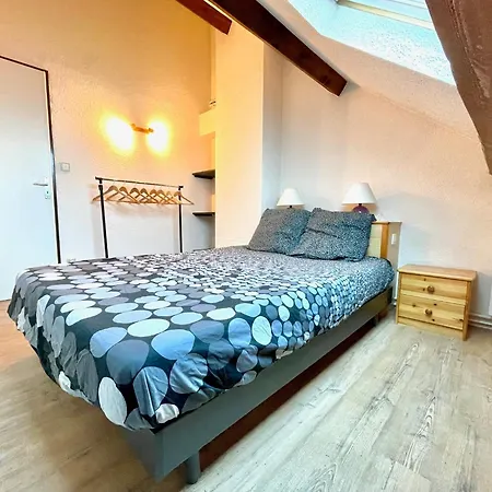 Centre Village Avec Terrasse 2 Et 1 Alcôve Jusqu à 6 Personnes Appartement *